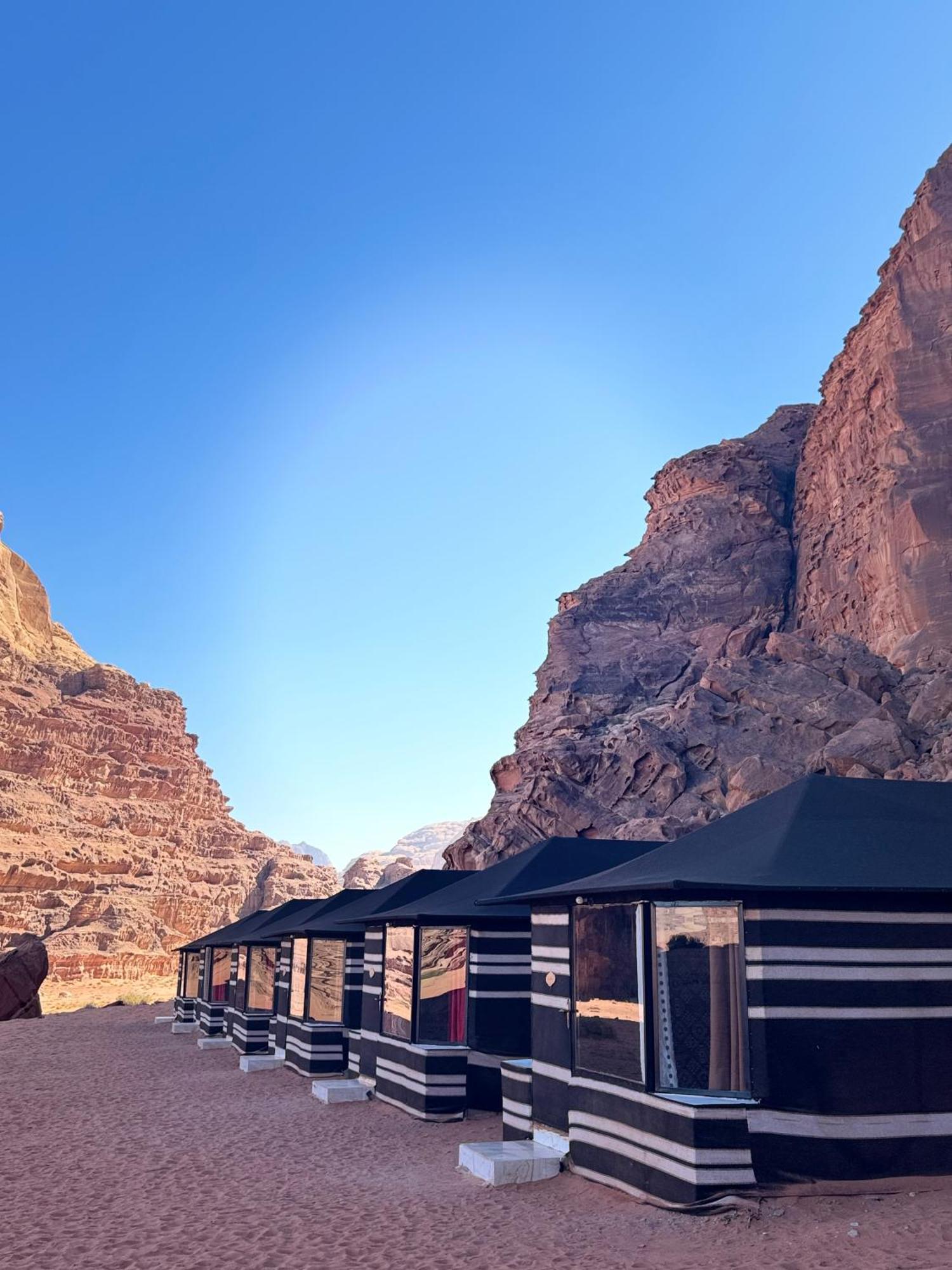 Wadi Rum Bubble Camp & Tour Buitenkant foto