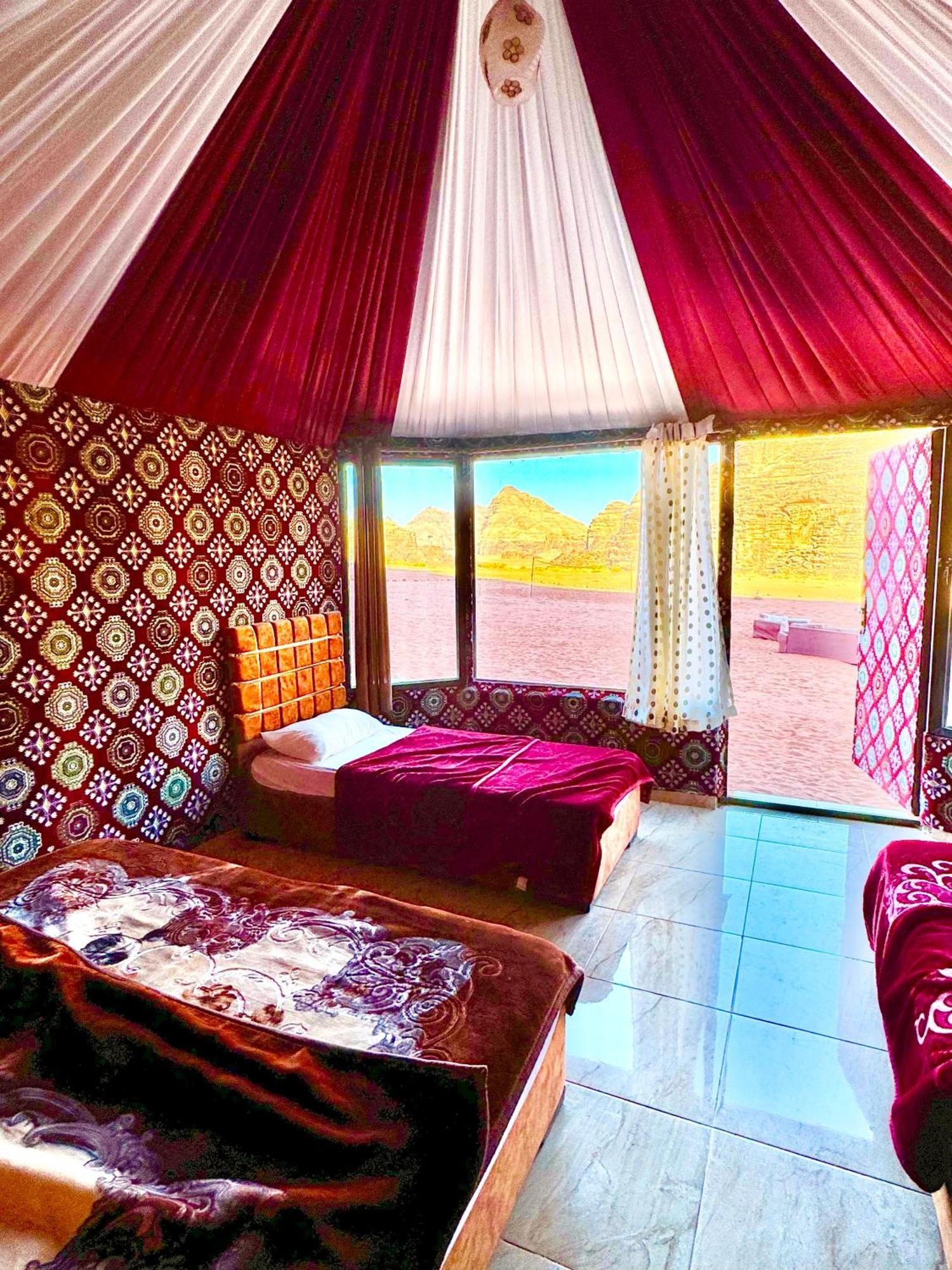 Wadi Rum Bubble Camp & Tour Buitenkant foto