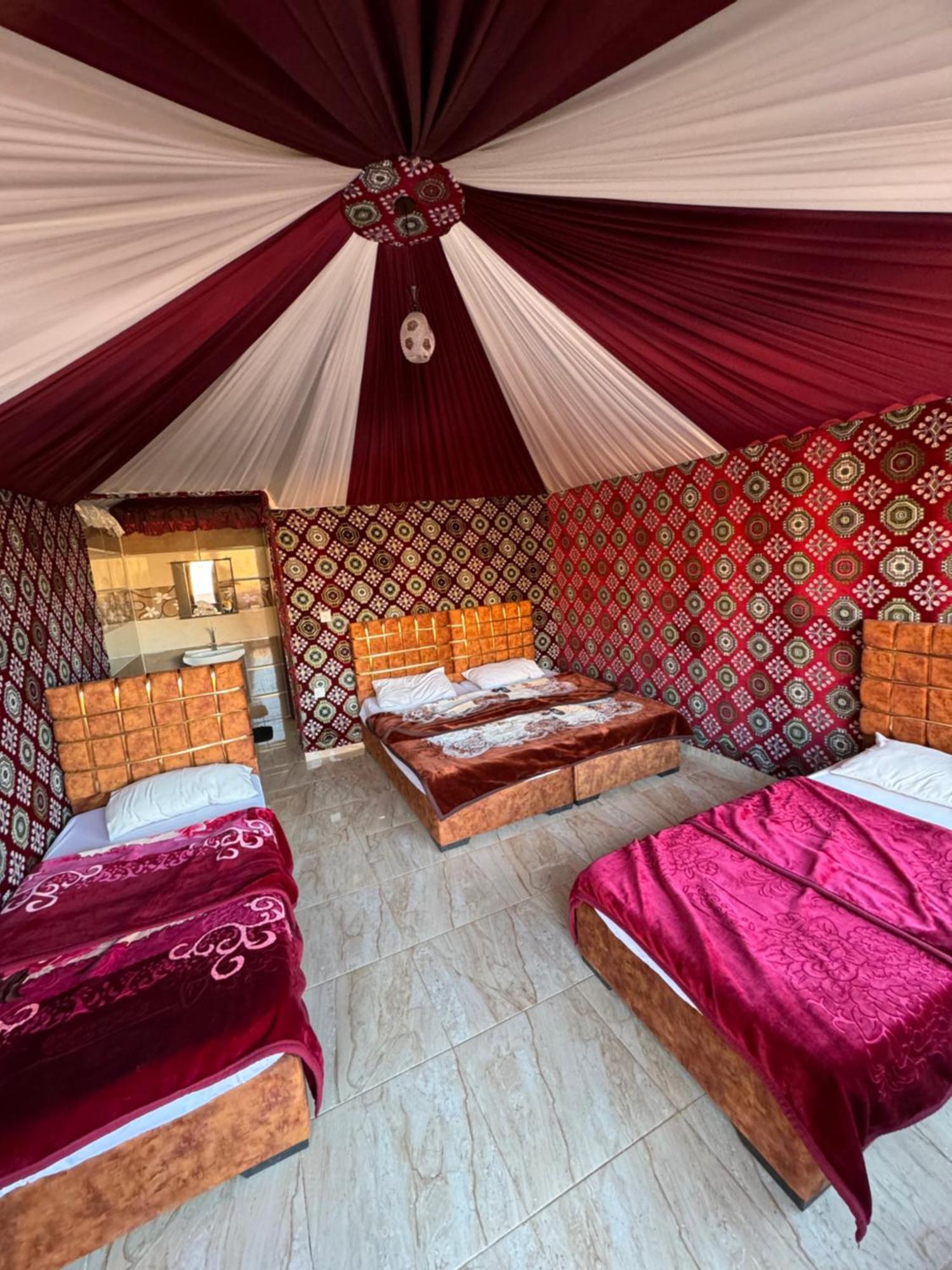 Wadi Rum Bubble Camp & Tour Buitenkant foto
