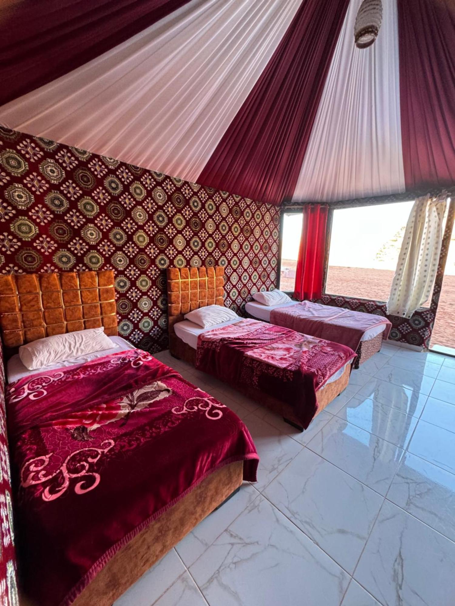 Wadi Rum Bubble Camp & Tour Buitenkant foto