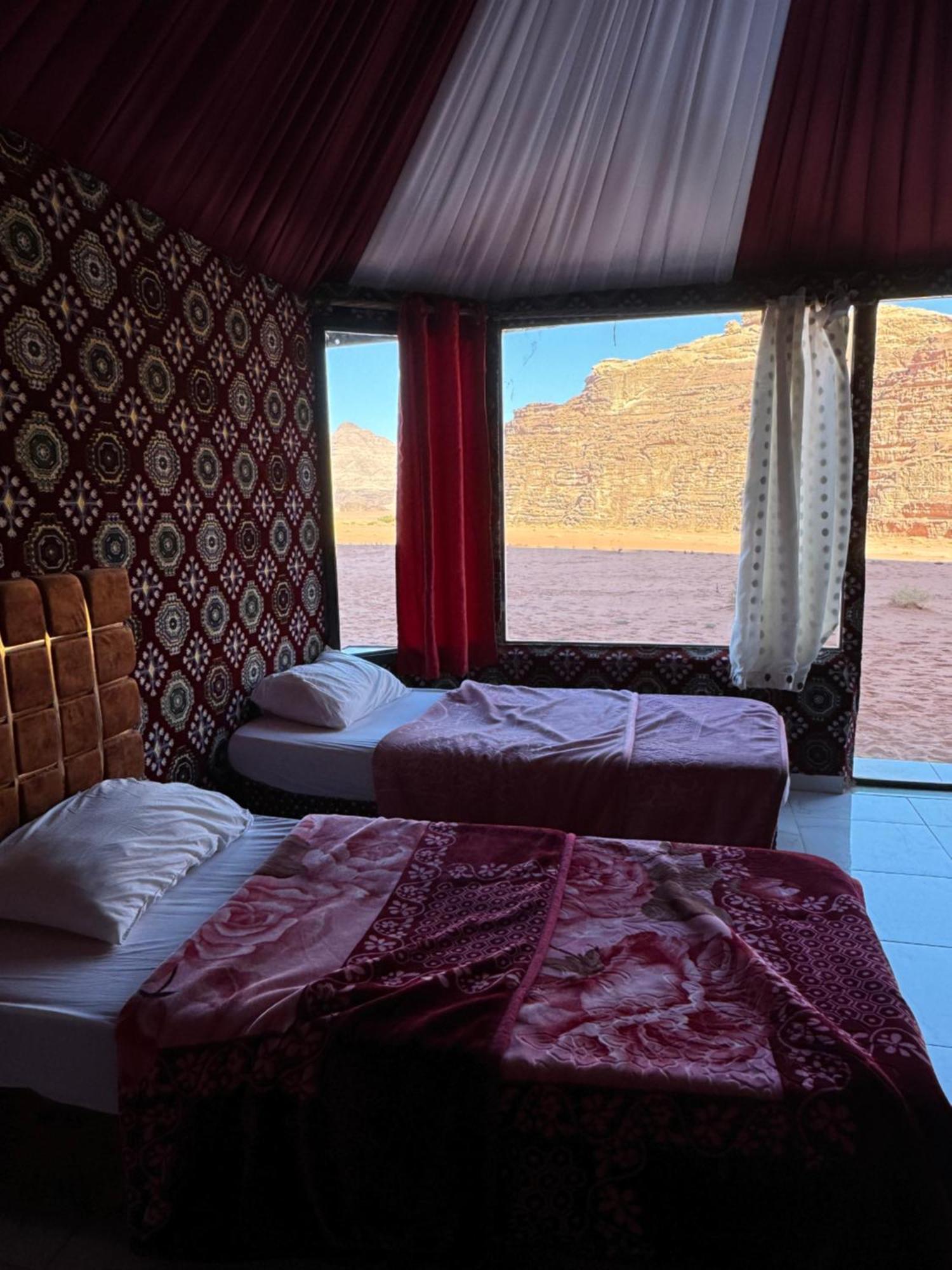 Wadi Rum Bubble Camp & Tour Buitenkant foto
