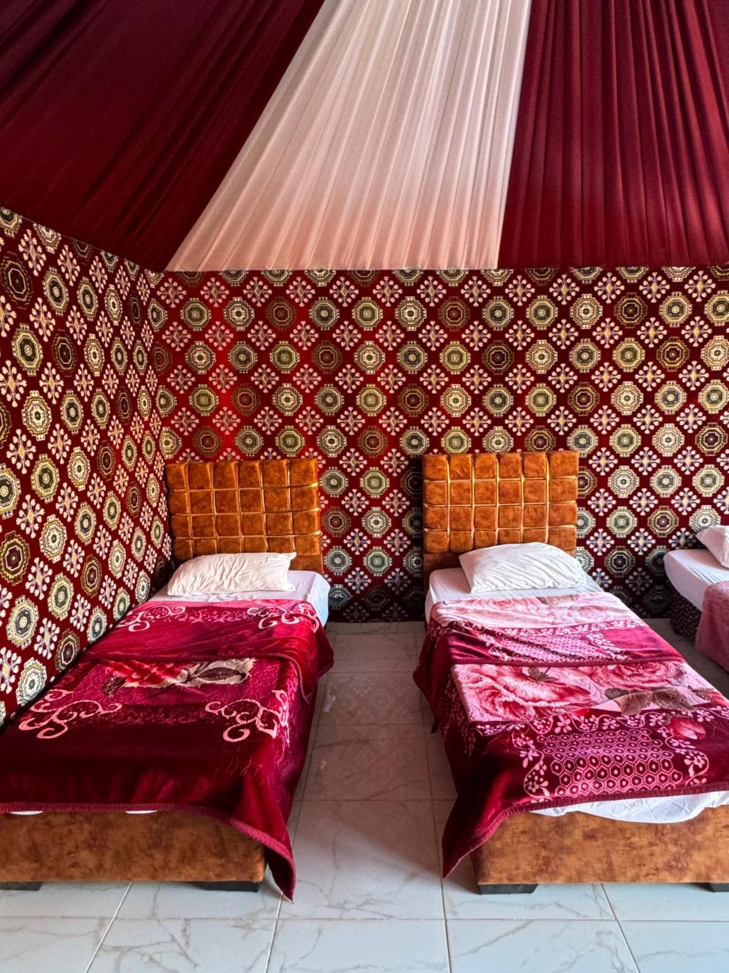 Wadi Rum Bubble Camp & Tour Buitenkant foto