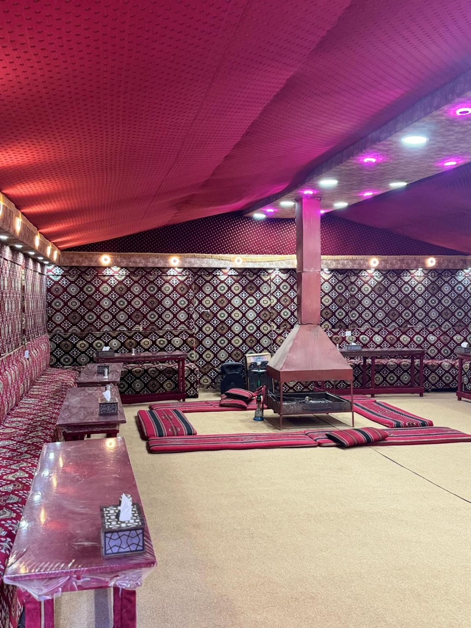 Wadi Rum Bubble Camp & Tour Buitenkant foto