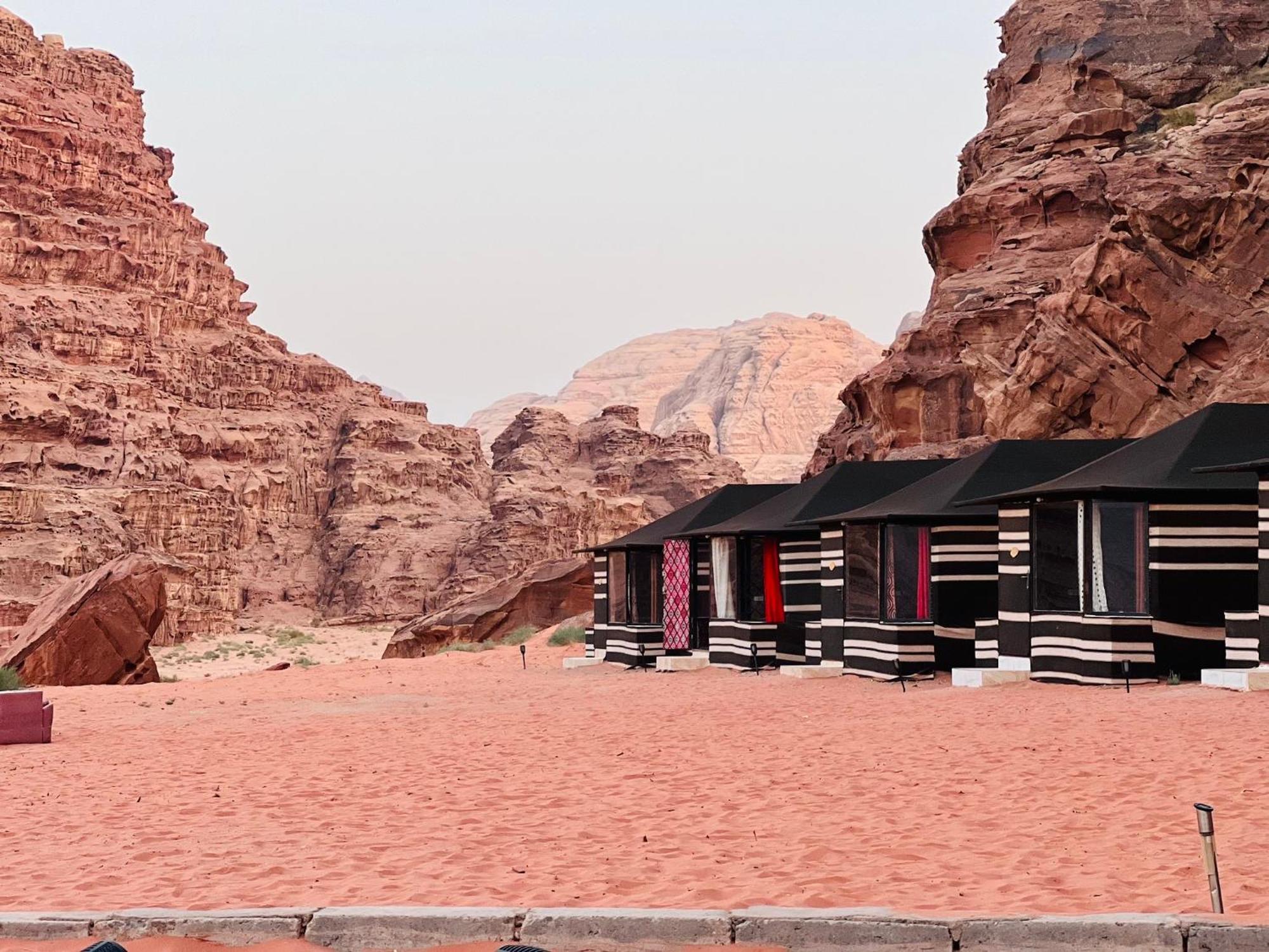 Wadi Rum Bubble Camp & Tour Buitenkant foto