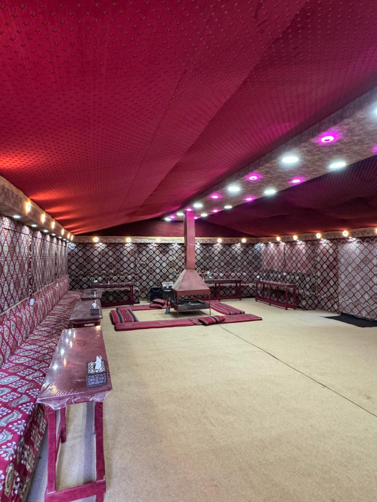 Wadi Rum Bubble Camp & Tour Buitenkant foto