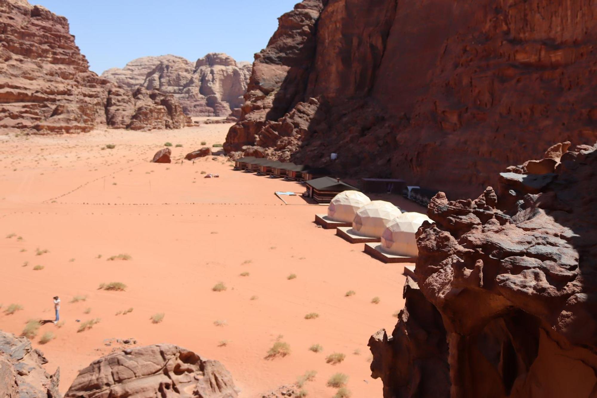 Wadi Rum Bubble Camp & Tour Buitenkant foto