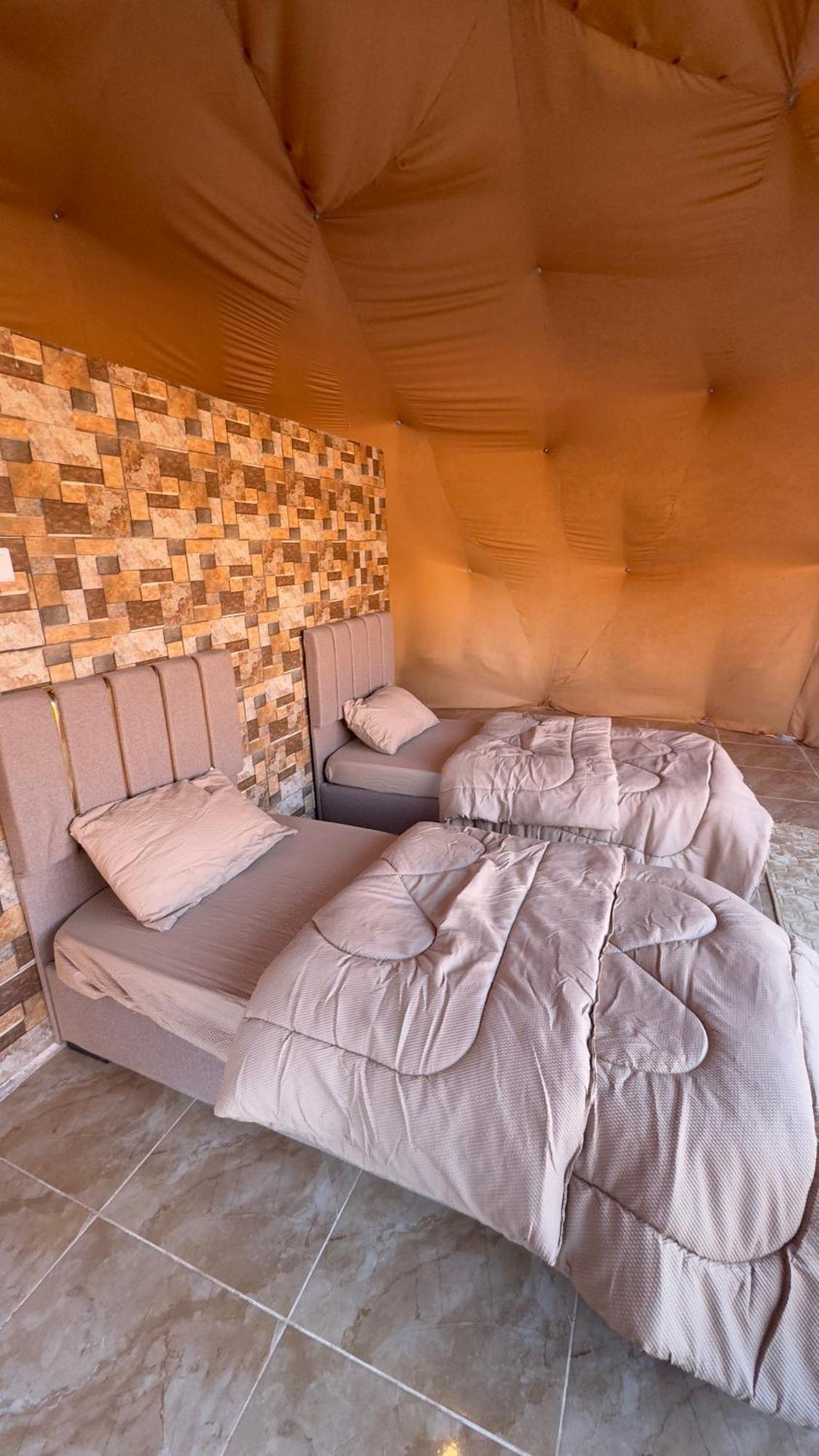 Wadi Rum Bubble Camp & Tour Buitenkant foto