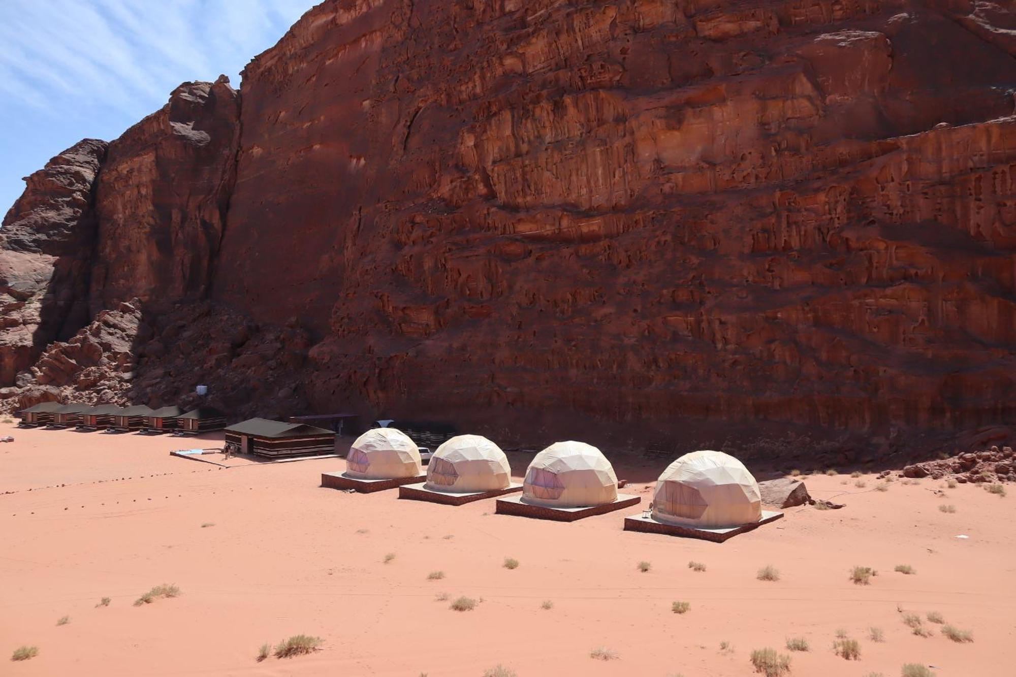Wadi Rum Bubble Camp & Tour Buitenkant foto