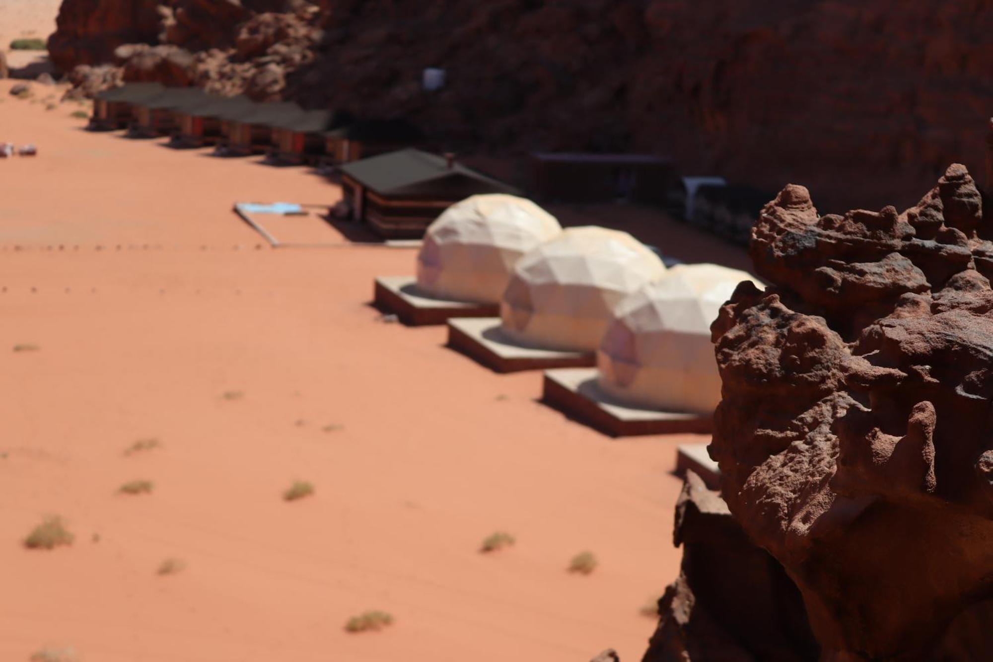 Wadi Rum Bubble Camp & Tour Buitenkant foto