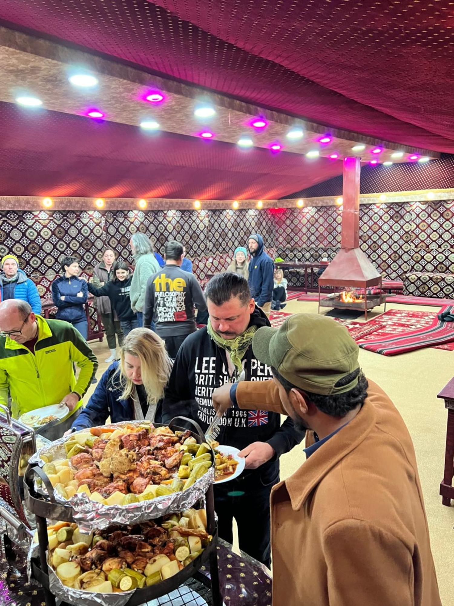 Wadi Rum Bubble Camp & Tour Buitenkant foto