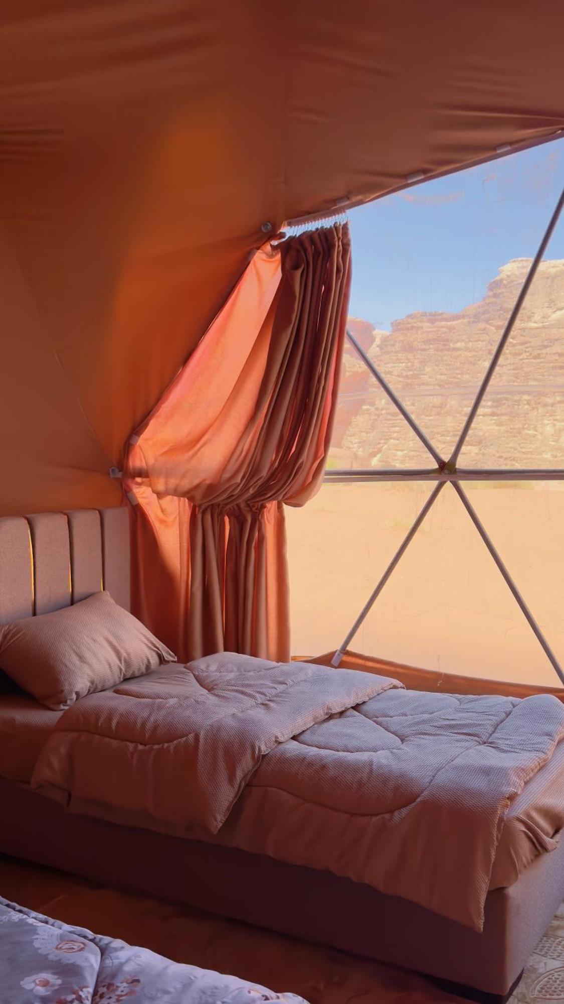 Wadi Rum Bubble Camp & Tour Buitenkant foto