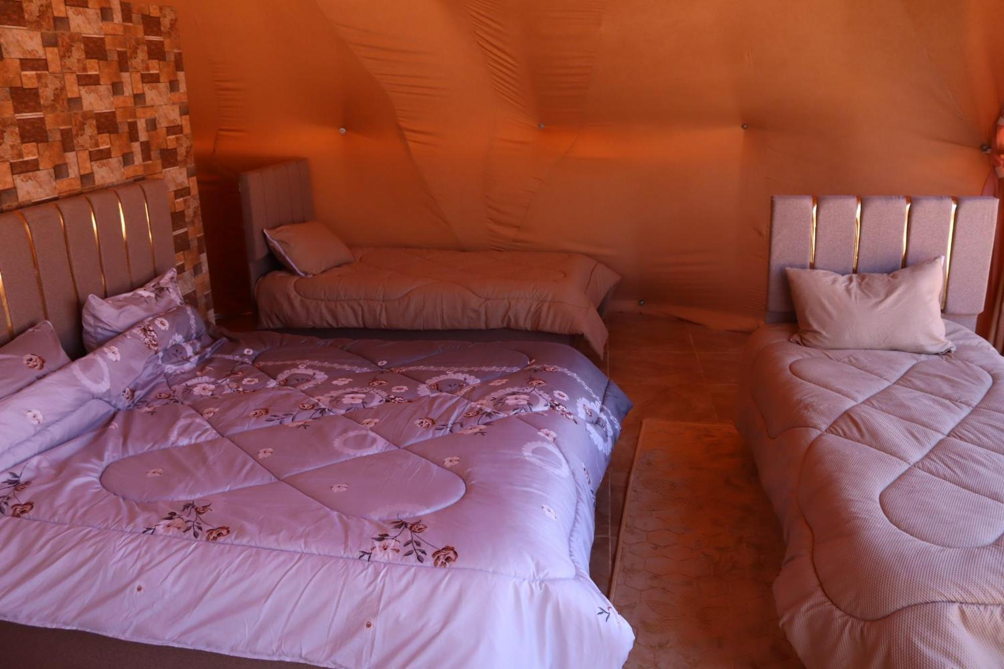 Wadi Rum Bubble Camp & Tour Buitenkant foto