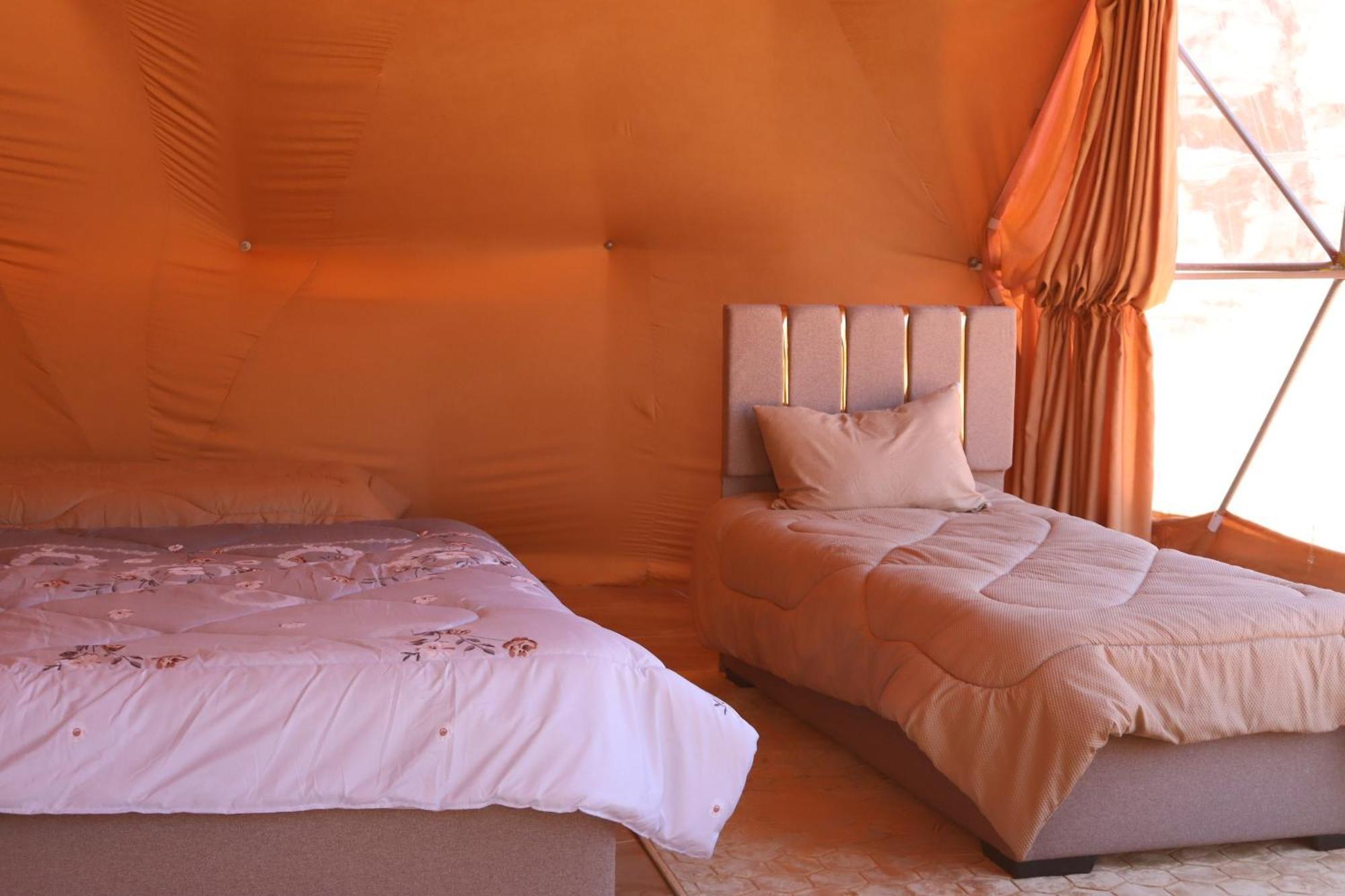 Wadi Rum Bubble Camp & Tour Buitenkant foto